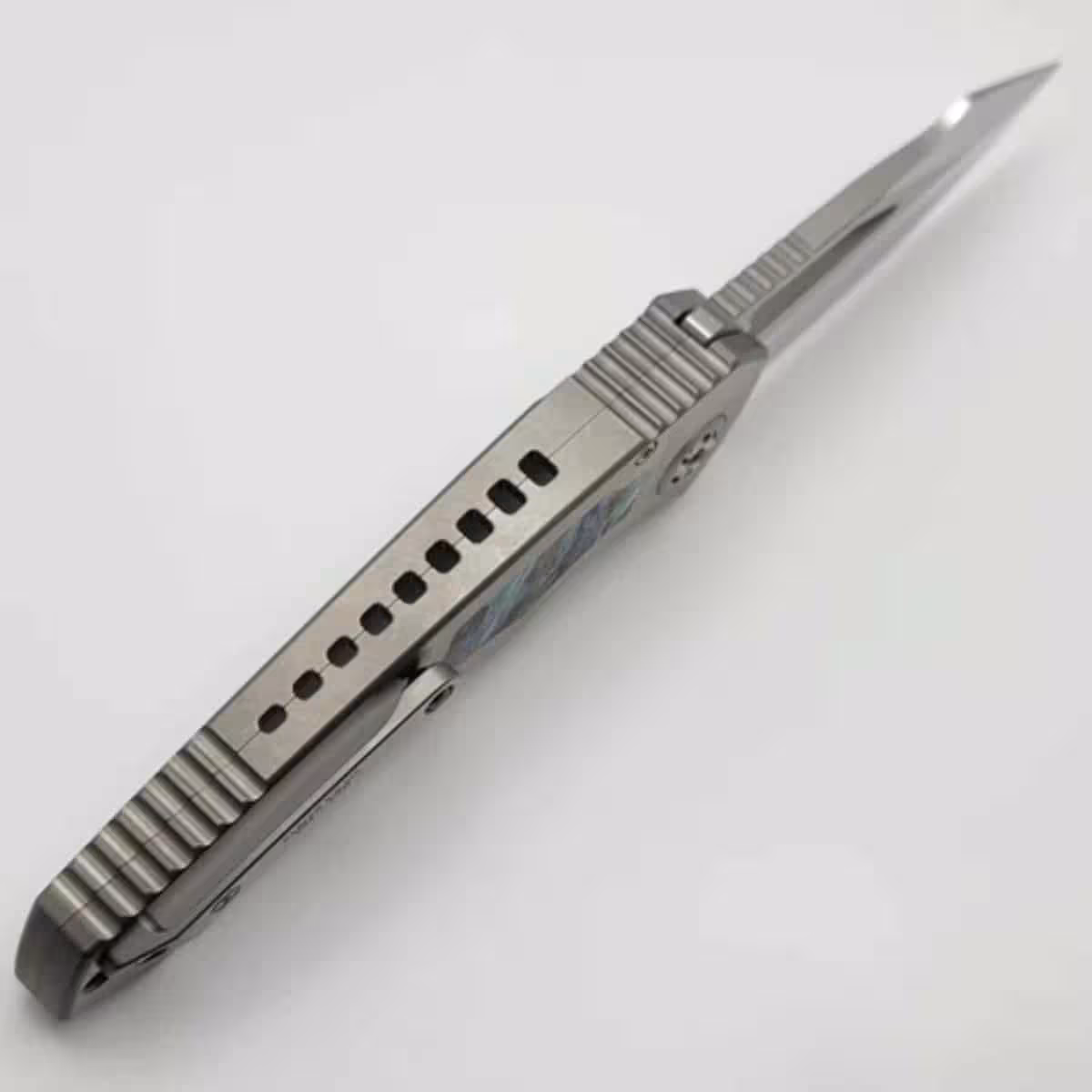 Heretic-Knives-Custom-Pariah-M/A-Button-Lock-Ti-Handles