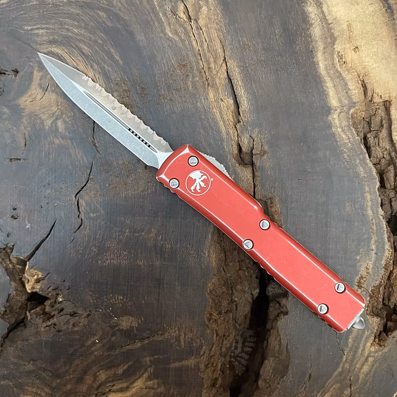 Vystřelovací Nůž Microtech UTX-7 Distressed Red Handle Apocalyptic 147-12DRD