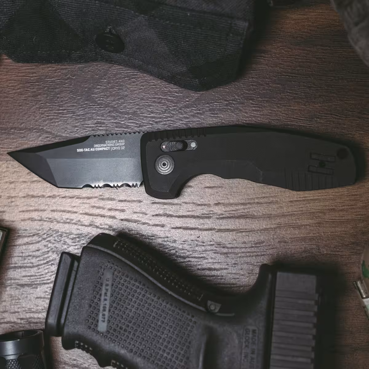 SOG-COMPACT-TANTO-SERRATED