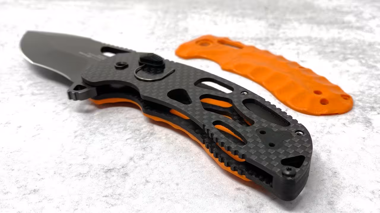Zavírací Nůž SOG KIKU XR LTE BLACKOUT MICARTA CARBON